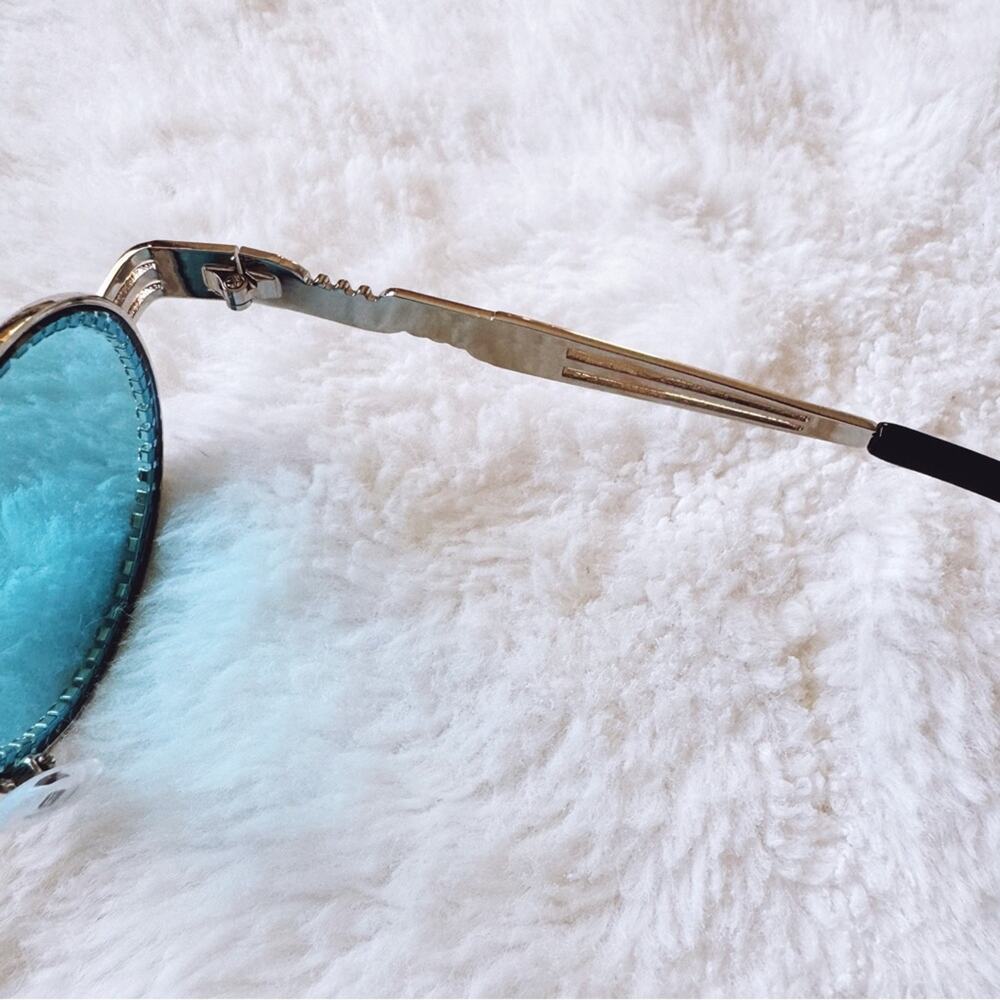 Kate Clear Blue Round Sunglasses - Picture 14 of 15